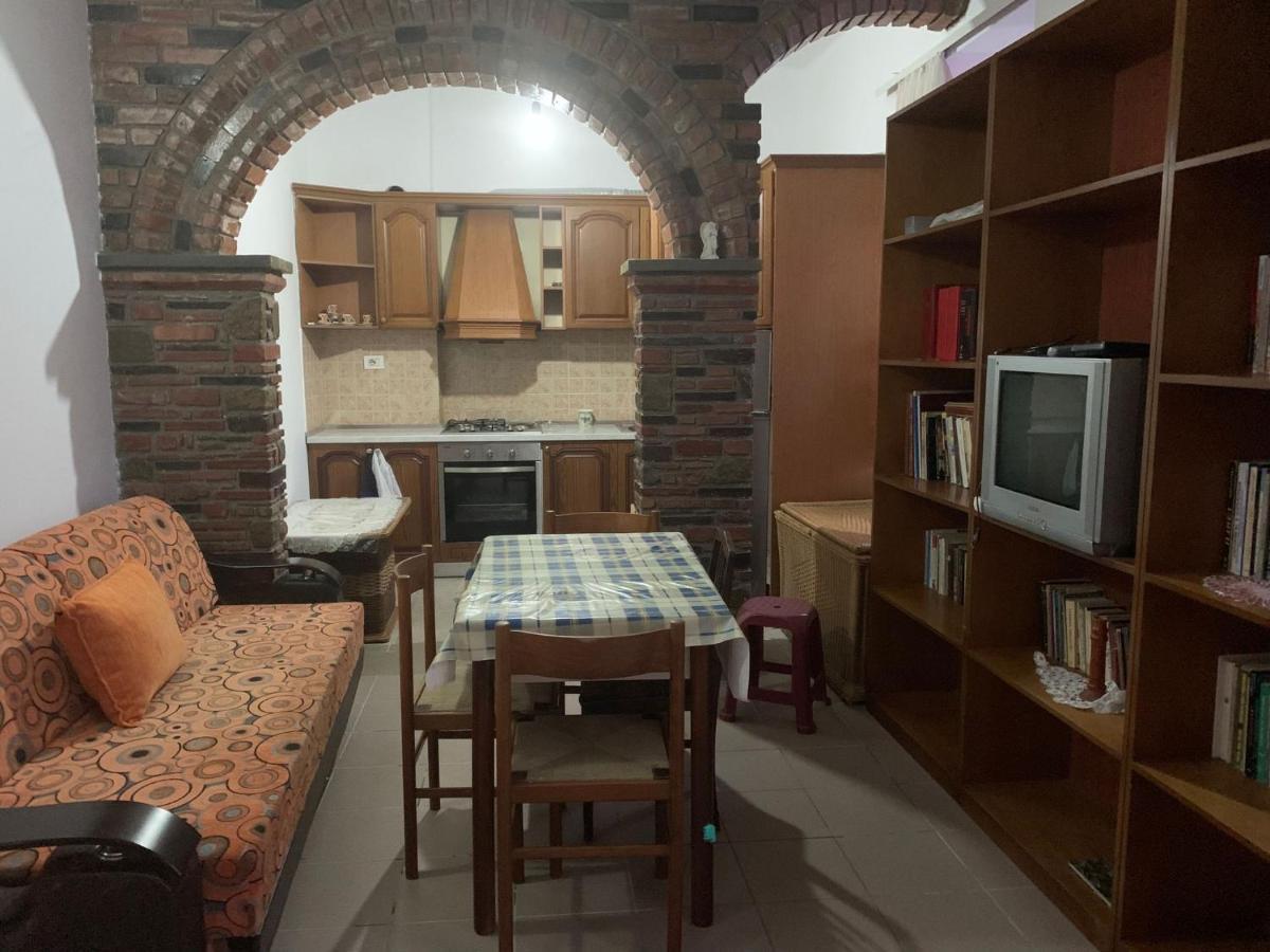 Apartement City Center Berat Luaran gambar