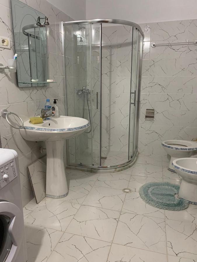 Apartement City Center Berat Luaran gambar